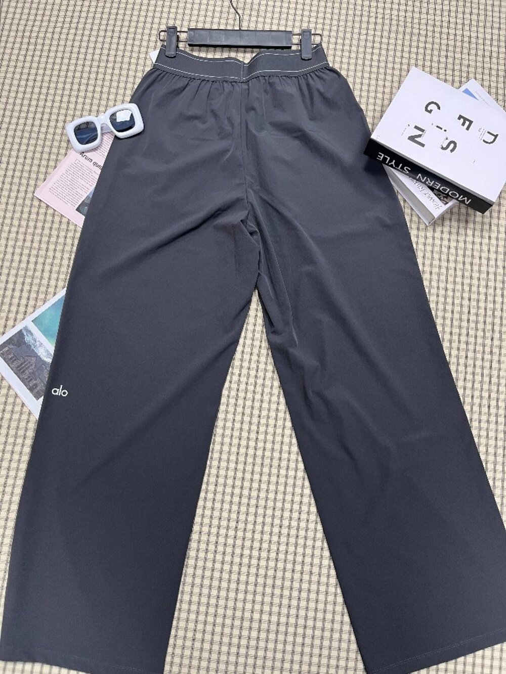 WNT ✨ALO Yoga Suit Up Trouser Dark Grey 🔗 (Regular)Athleisure Pants - Picture 6 of 8